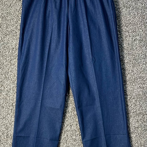 NWT women’s petite Alfred Dunner proportioned denim pants SZ 14p - Picture 2 of 6